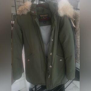 Winter very warm jacket with real fur on the hood